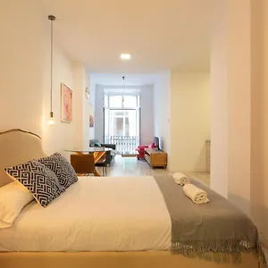 https://urbe10-plaza-de-la-constucion-premium-loft.es-andalucia.com