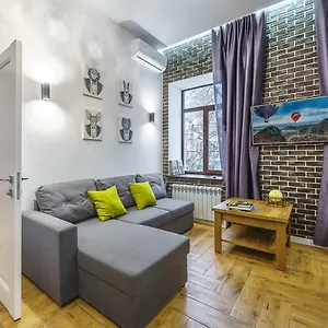 https://pushkinskaya-apartments.hotels-of-kiev.com